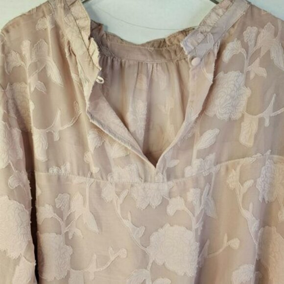 Torrid Floral Long Sleeve Blouse Chiffon Clip Bubble Hem Pink Size 3 3X 22-24 - Picture 5 of 11